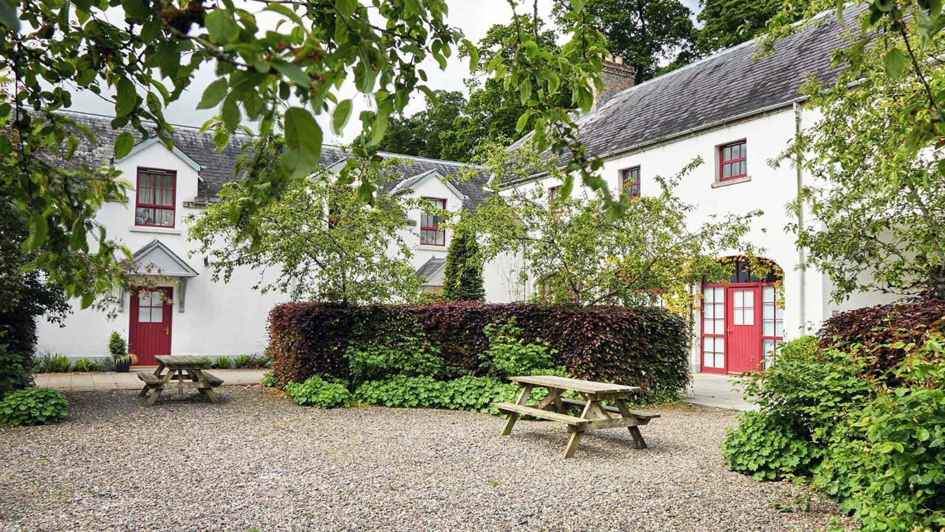 Vila Old Stable Mews Castle Leslie Glaslough Exteriér fotografie